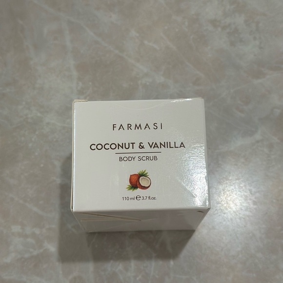Farmasi Other - Farmasi Coconut & Vanilla Body Scrub in Cream Packaging